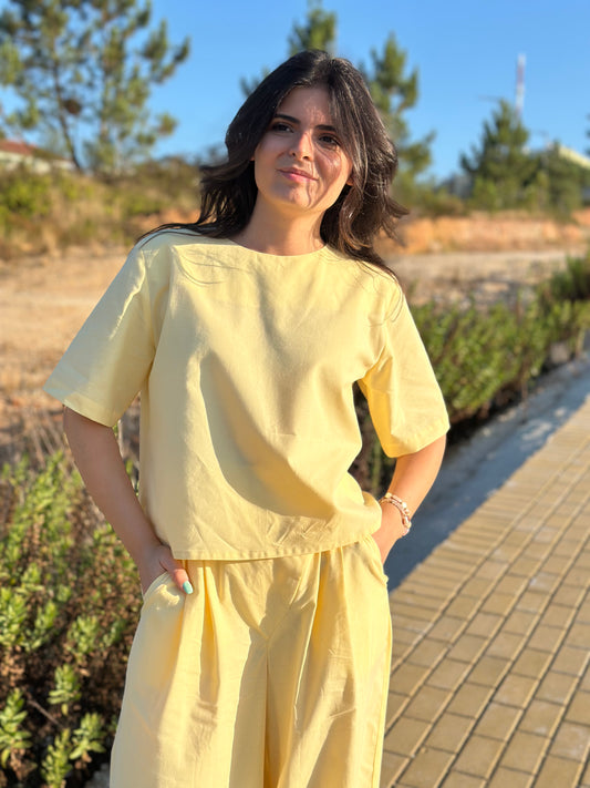 Blusa de Manga Curta LARAL | Cor Amarelo Manteiga