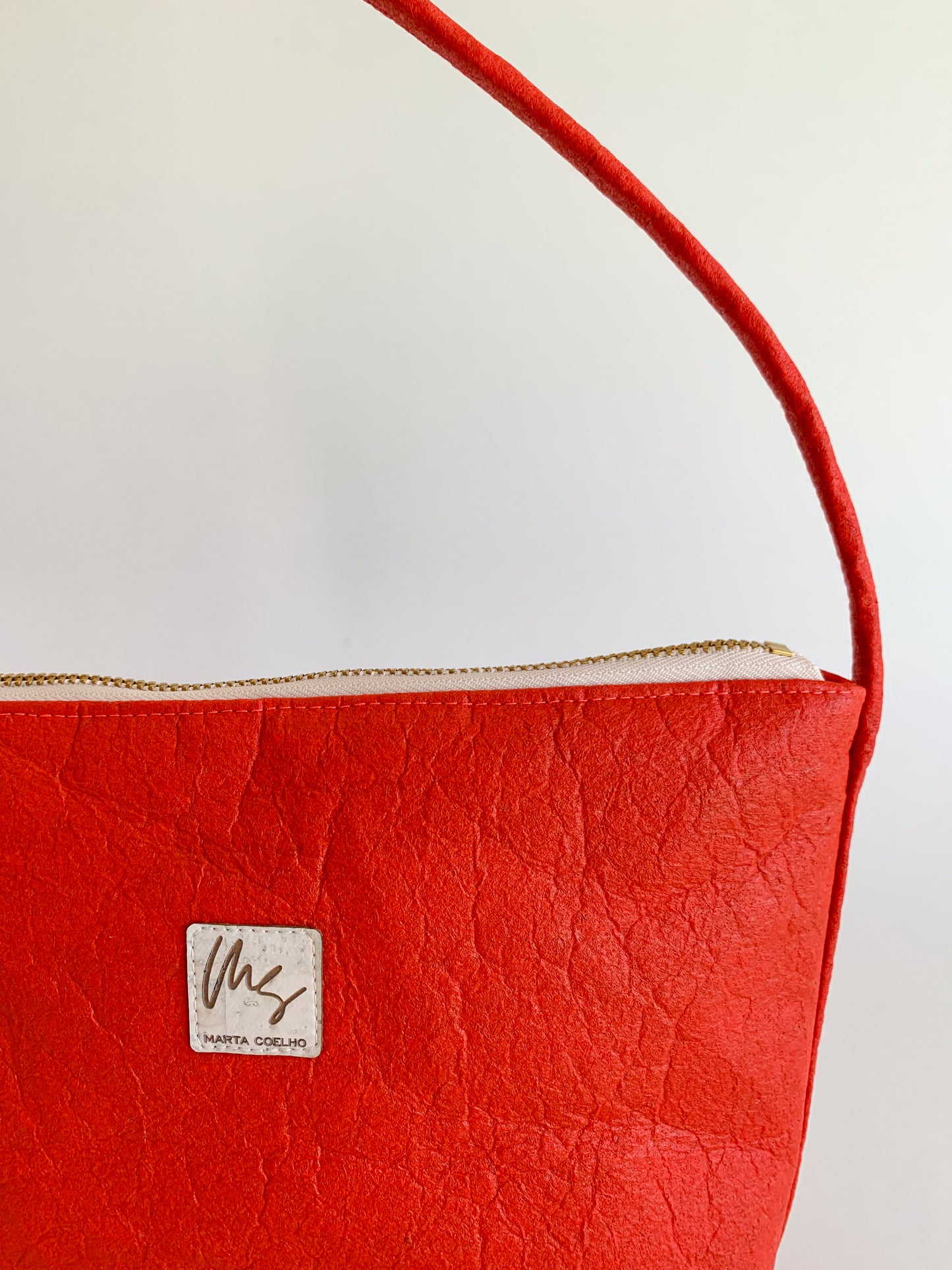 MICRO Iconic Red | Sustainable Bag