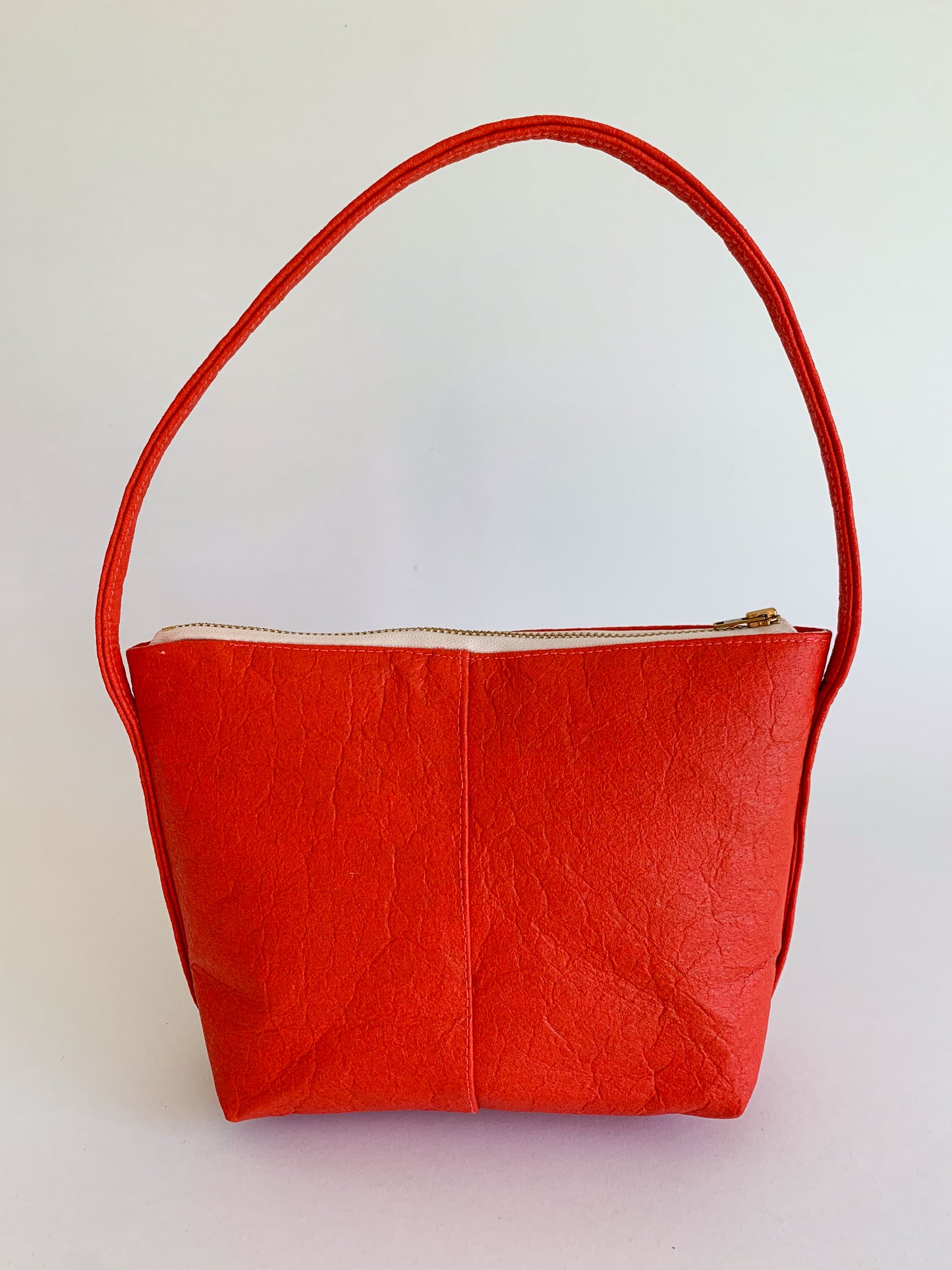 MICRO Iconic Red | Sustainable Bag